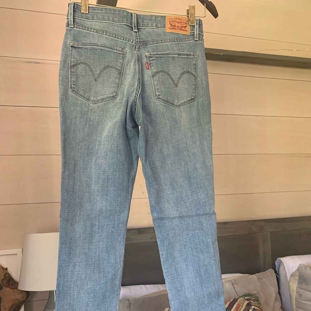 Levi’s mid rise skinny jeans